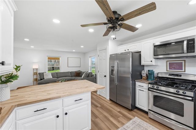 590 Glenwood Way, Center Twp, PA 16001