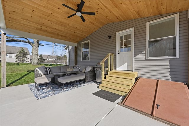 590 Glenwood Way, Center Twp, PA 16001