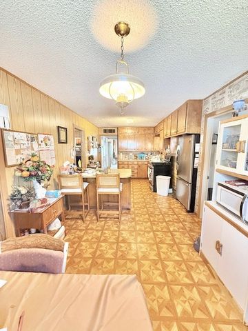 805 NW 5th St, Andrews, TX 79714