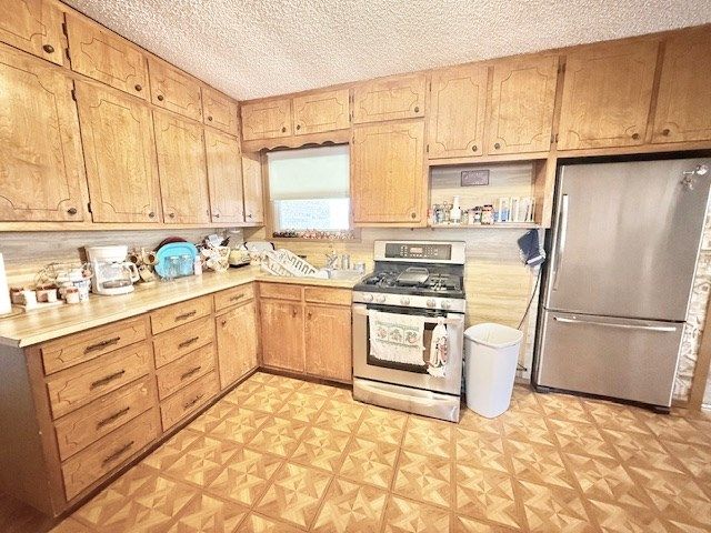 805 NW 5th St, Andrews, TX 79714