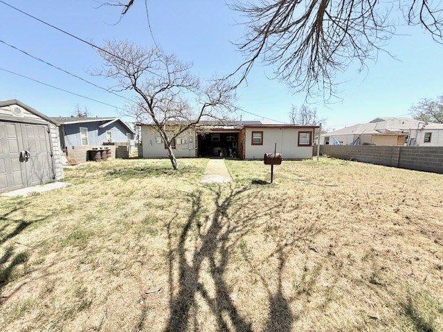 805 NW 5th St, Andrews, TX 79714