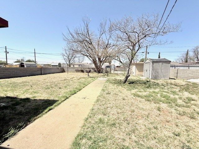 805 NW 5th St, Andrews, TX 79714