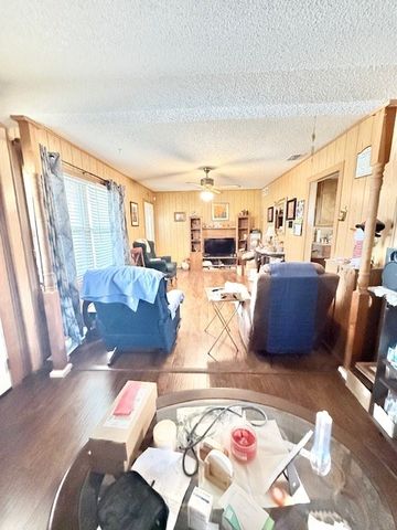 805 NW 5th St, Andrews, TX 79714