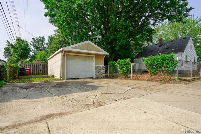 26340 Chippendale Street, Roseville, MI 48066