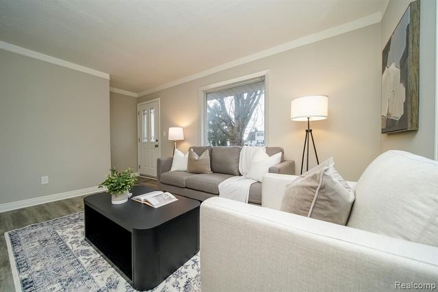 26340 Chippendale Street, Roseville, MI 48066