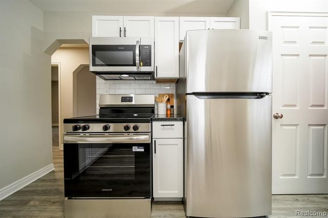 26340 Chippendale Street, Roseville, MI 48066