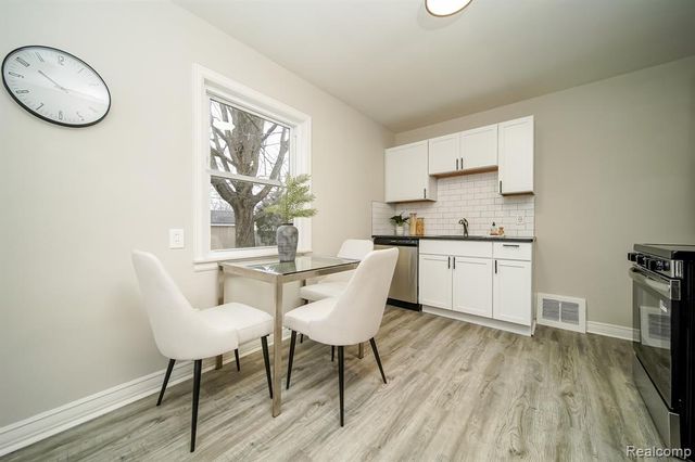 26340 Chippendale Street, Roseville, MI 48066