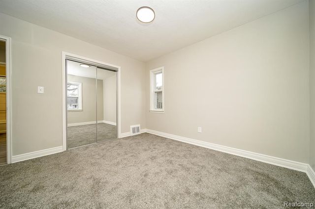 26340 Chippendale Street, Roseville, MI 48066