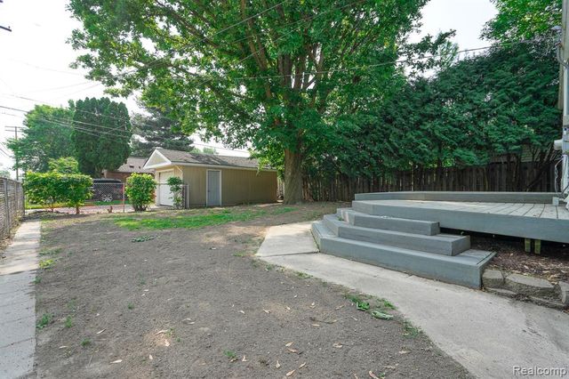 26340 Chippendale Street, Roseville, MI 48066