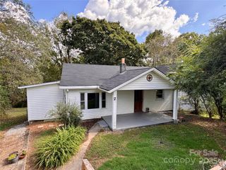 2 Evergreen Avenue, Asheville, NC 28806