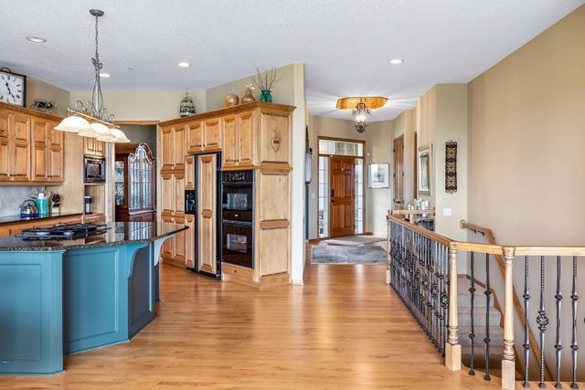 10102 Indigo Drive, Eden Prairie, MN 55347