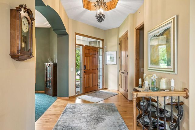 10102 Indigo Drive, Eden Prairie, MN 55347