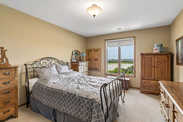 10102 Indigo Drive, Eden Prairie, MN 55347