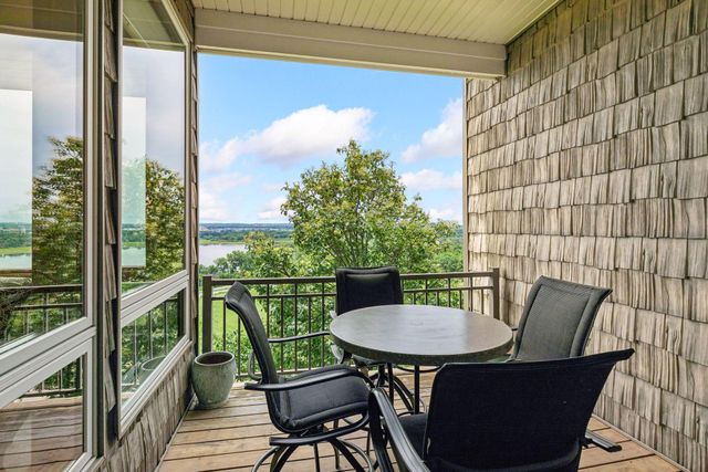 10102 Indigo Drive, Eden Prairie, MN 55347