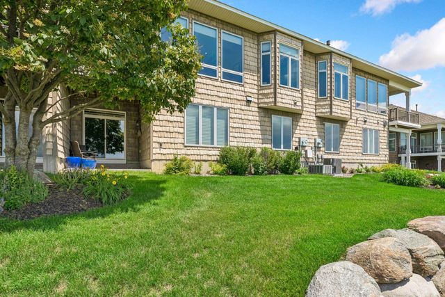 10102 Indigo Drive, Eden Prairie, MN 55347