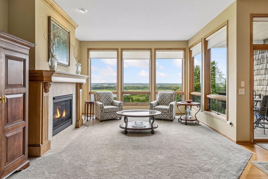 10102 Indigo Drive, Eden Prairie, MN 55347