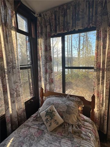 192 S Port Bass Drive, Fair Play, SC 29643