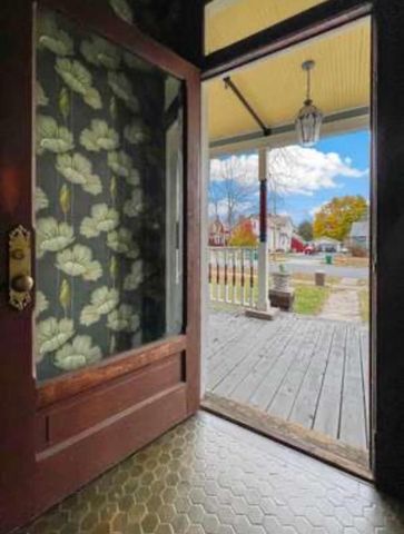 339 STATE STREET, Marinette, WI 54143