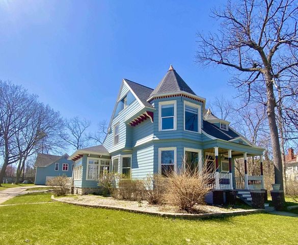 339 STATE STREET, Marinette, WI 54143