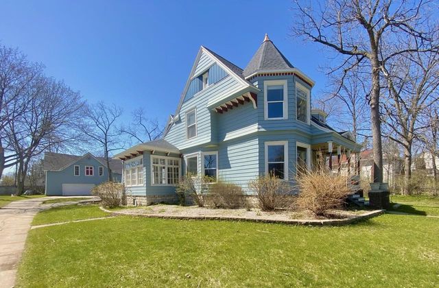 339 STATE STREET, Marinette, WI 54143