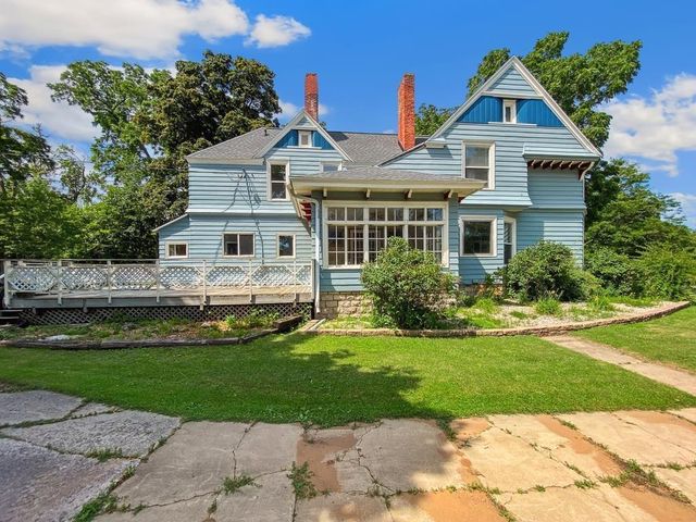 339 STATE STREET, Marinette, WI 54143