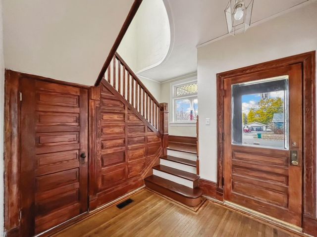 339 STATE STREET, Marinette, WI 54143