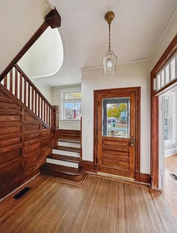 339 STATE STREET, Marinette, WI 54143