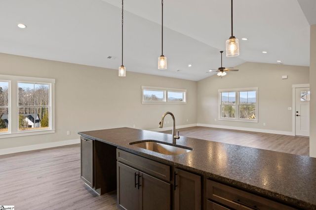 369 Scenic Avenue, Campobello, SC 29322