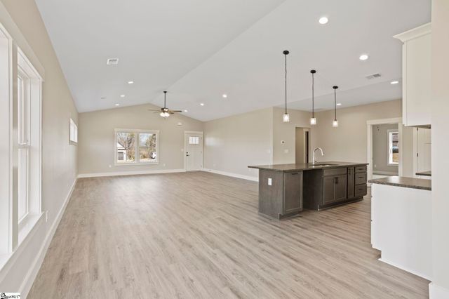 369 Scenic Avenue, Campobello, SC 29322