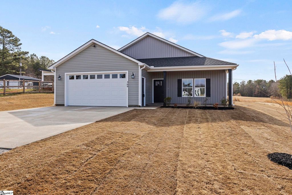 369 Scenic Avenue, Campobello, SC 29322