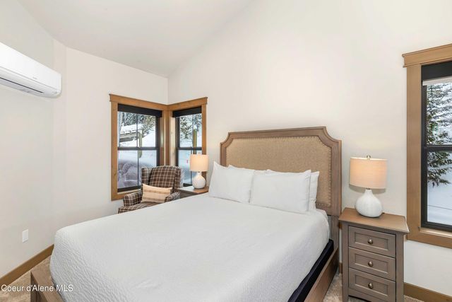 50 Olaf Ct, Sandpoint, ID 83864