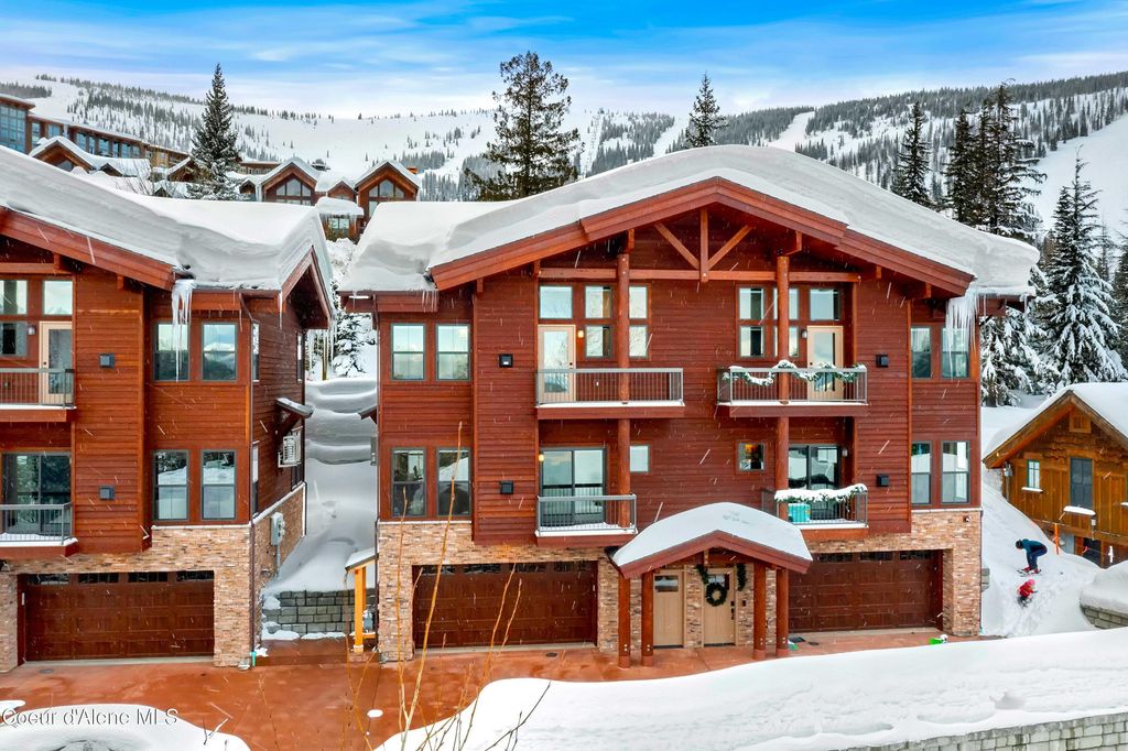 50 Olaf Ct, Sandpoint, ID 83864