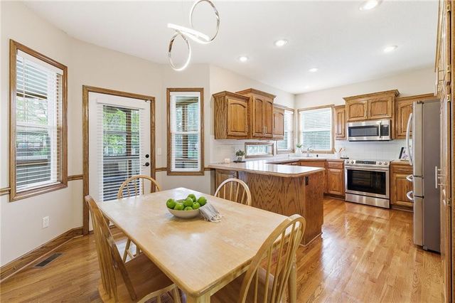 428 SW Seagull Street, Lee's Summit, MO 64082