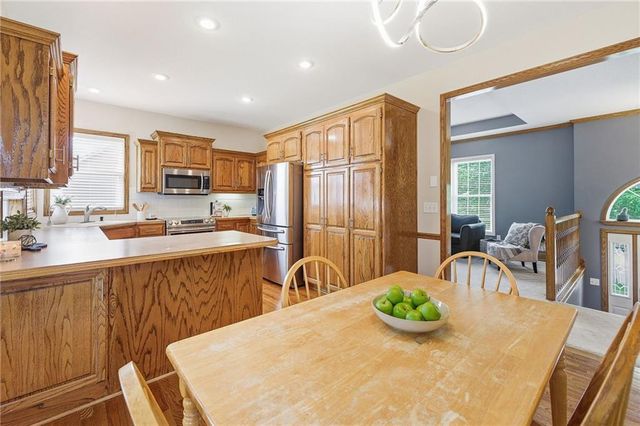 428 SW Seagull Street, Lee's Summit, MO 64082