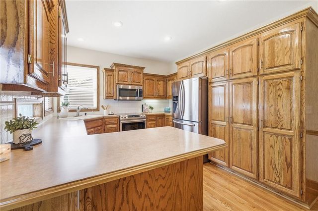 428 SW Seagull Street, Lee's Summit, MO 64082