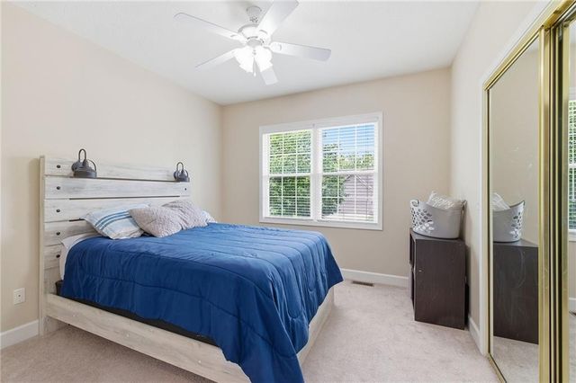 428 SW Seagull Street, Lee's Summit, MO 64082