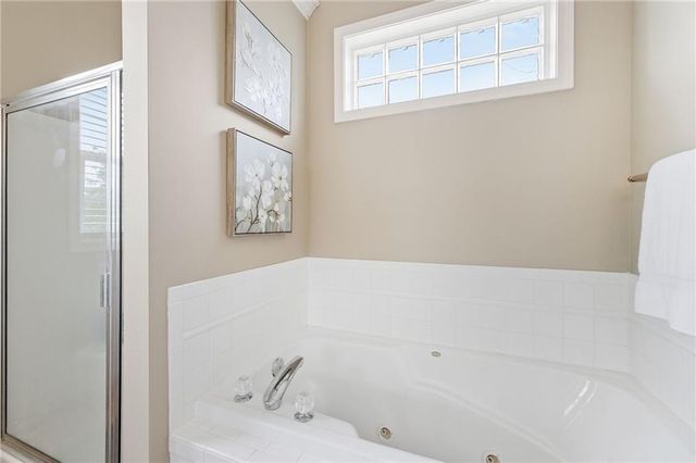 428 SW Seagull Street, Lee's Summit, MO 64082