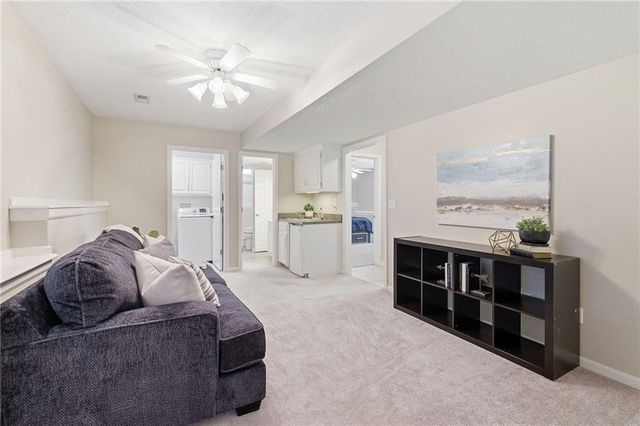 428 SW Seagull Street, Lee's Summit, MO 64082