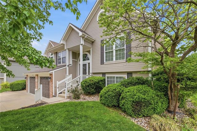 428 SW Seagull Street, Lee's Summit, MO 64082