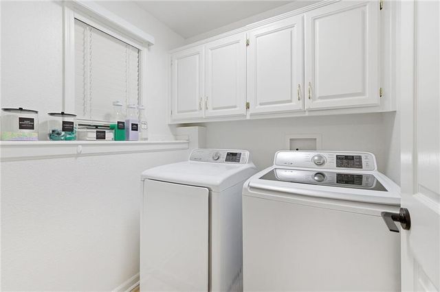 428 SW Seagull Street, Lee's Summit, MO 64082