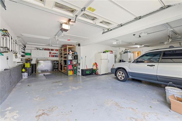 428 SW Seagull Street, Lee's Summit, MO 64082