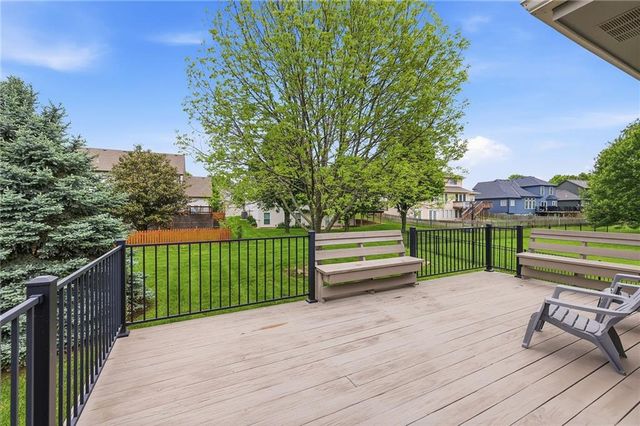 428 SW Seagull Street, Lee's Summit, MO 64082