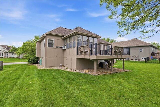 428 SW Seagull Street, Lee's Summit, MO 64082