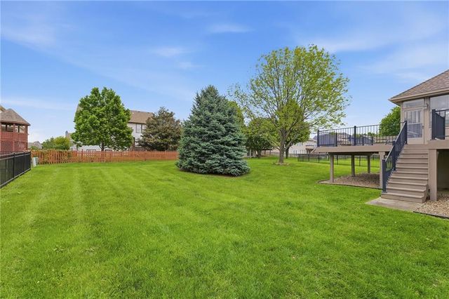 428 SW Seagull Street, Lee's Summit, MO 64082