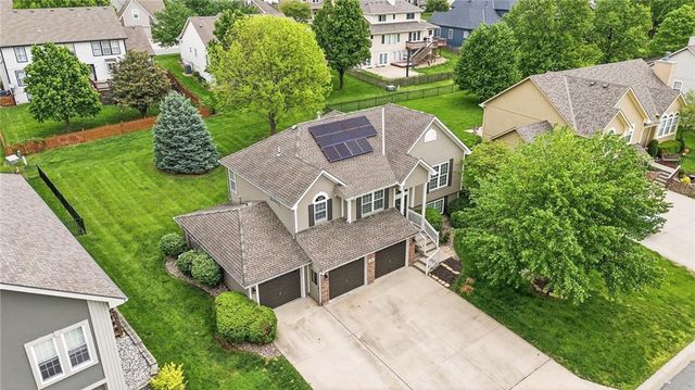 428 SW Seagull Street, Lee's Summit, MO 64082