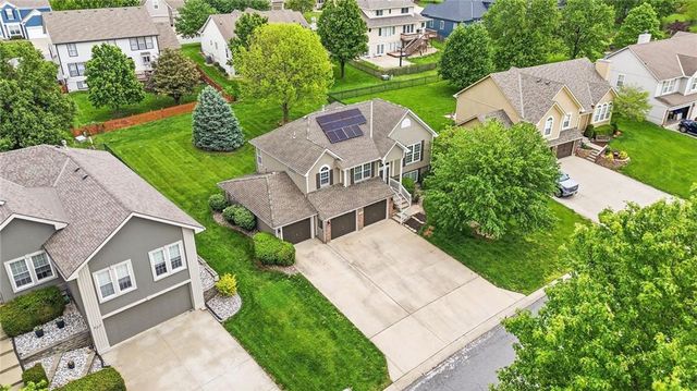 428 SW Seagull Street, Lee's Summit, MO 64082