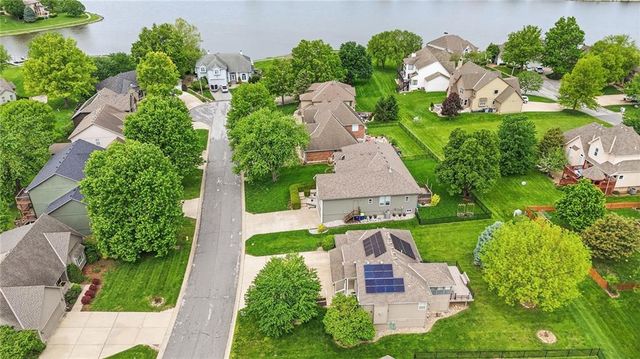 428 SW Seagull Street, Lee's Summit, MO 64082