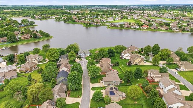 428 SW Seagull Street, Lee's Summit, MO 64082