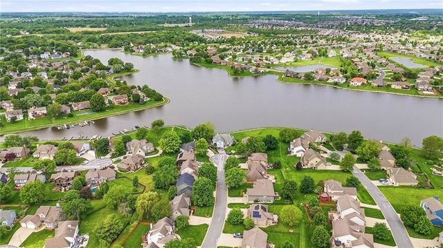 428 SW Seagull Street, Lee's Summit, MO 64082