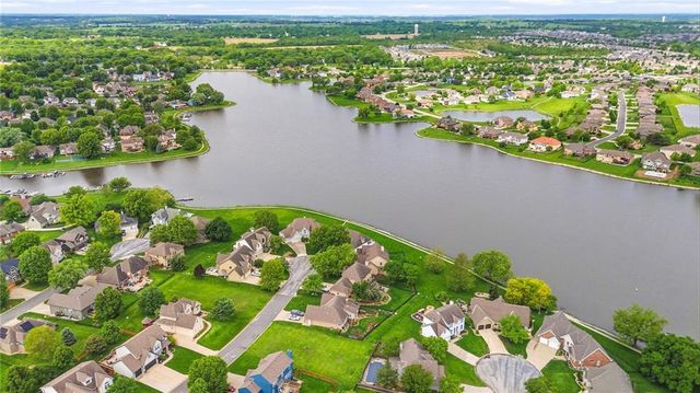 428 SW Seagull Street, Lee's Summit, MO 64082